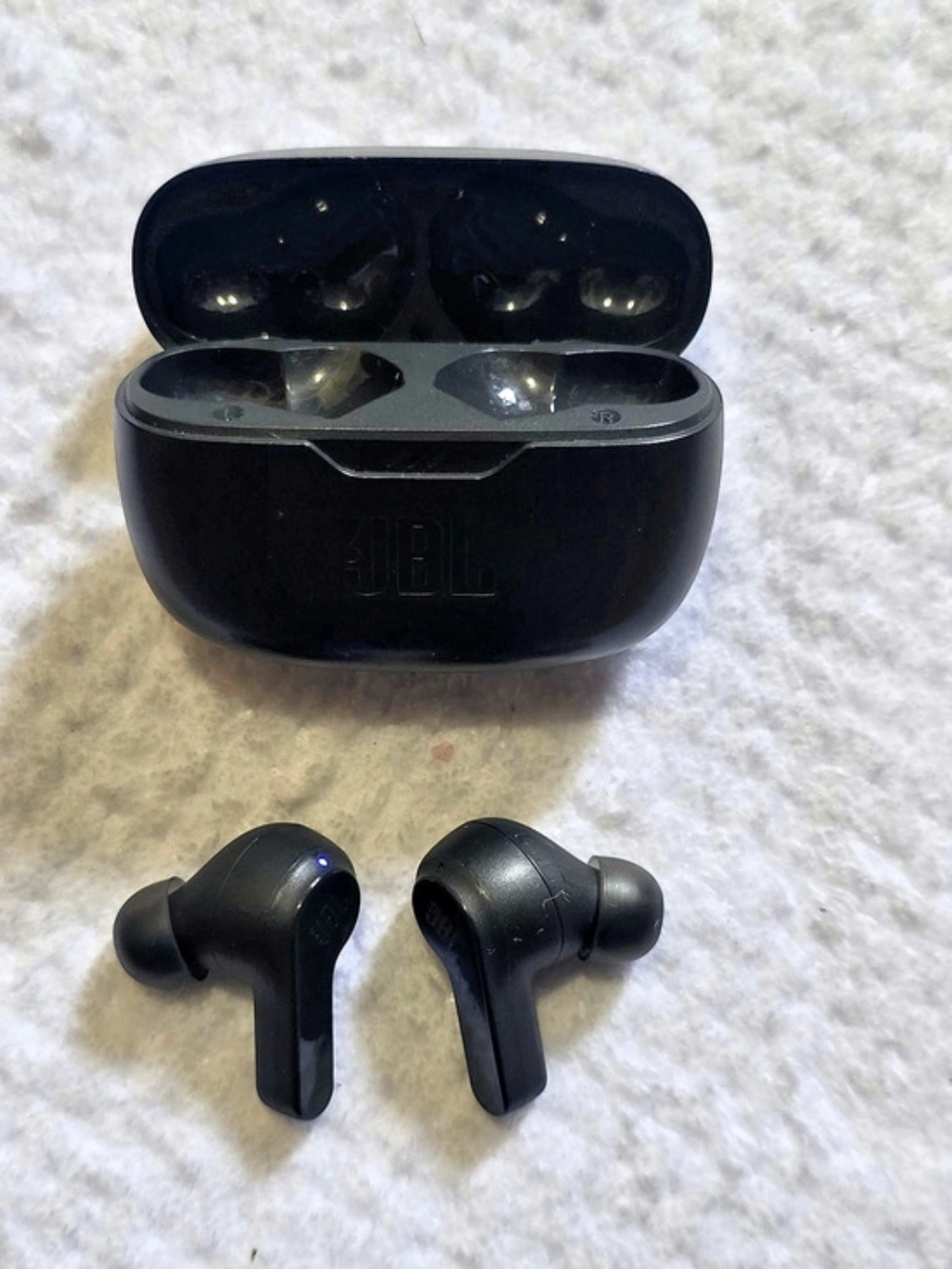 JBL Vibe Beam True Wireless Headphones in Black